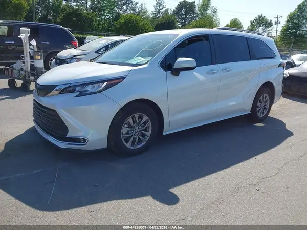 5TDJSKFC5PS082262 2023 TOYOTA SIENNA - Image 2