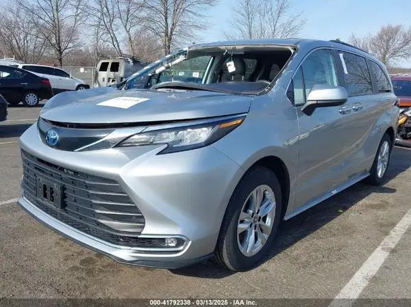 5TDJSKFC5PS106883 2023 TOYOTA SIENNA - Image 2
