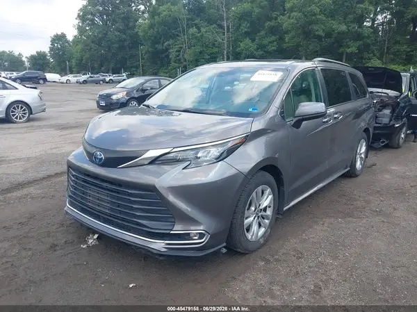 5TDJSKFC5RS111987 2024 TOYOTA SIENNA - Image 2