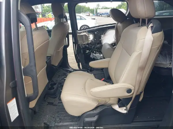 5TDJSKFC5RS111987 2024 TOYOTA SIENNA - Image 8