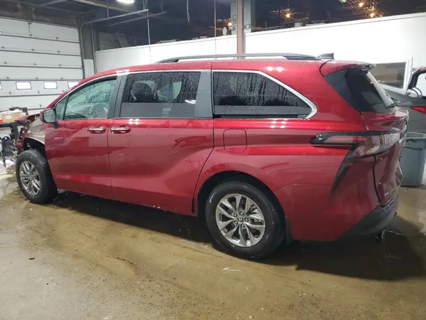 5TDJSKFC5SS180877 2025 TOYOTA SIENNA - Image 2