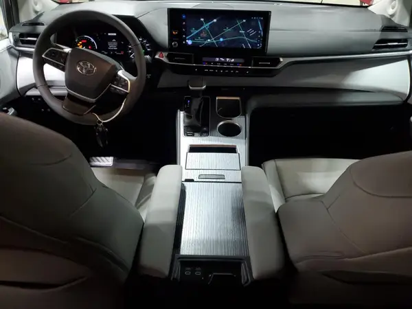 5TDJSKFC5SS180877 2025 TOYOTA SIENNA - Image 8