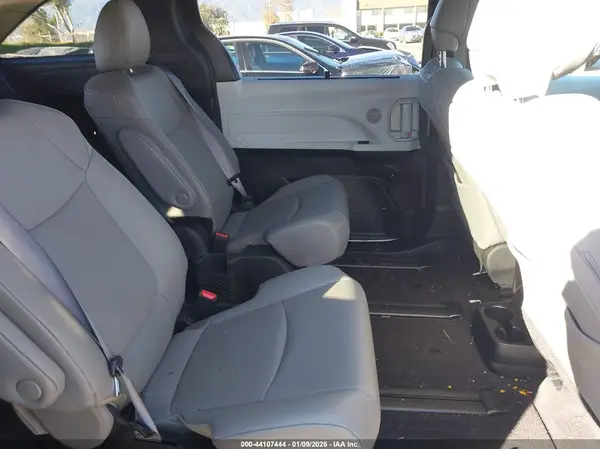 5TDJSKFC5SS200514 2025 TOYOTA SIENNA - Image 8