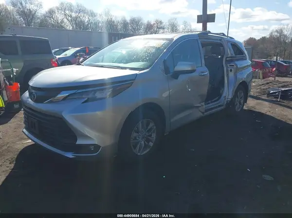 5TDJSKFC5SS208516 2025 TOYOTA SIENNA - Image 2