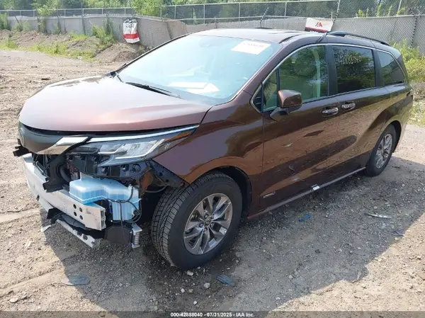 5TDJSKFC6MS014712 2021 TOYOTA SIENNA - Image 2