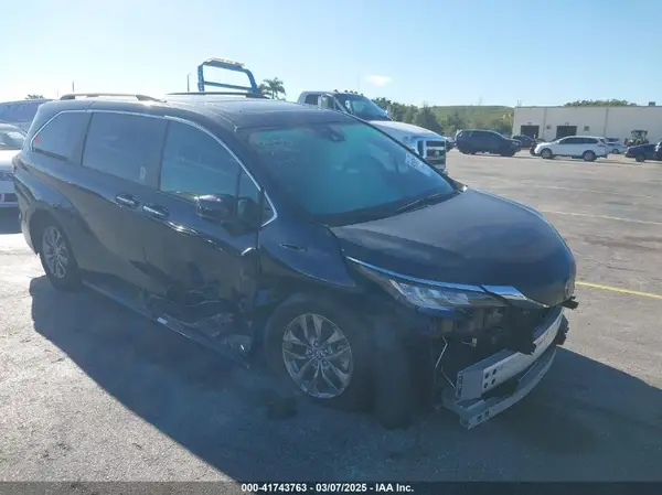 5TDJSKFC6PS099555 2023 TOYOTA SIENNA - Image 1