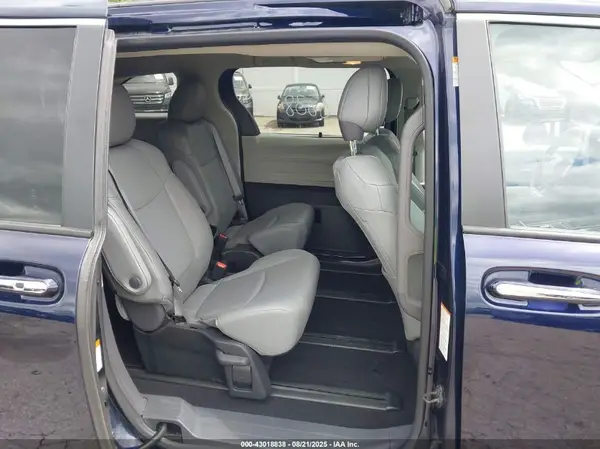 5TDJSKFC6PS102499 2023 TOYOTA SIENNA - Image 8