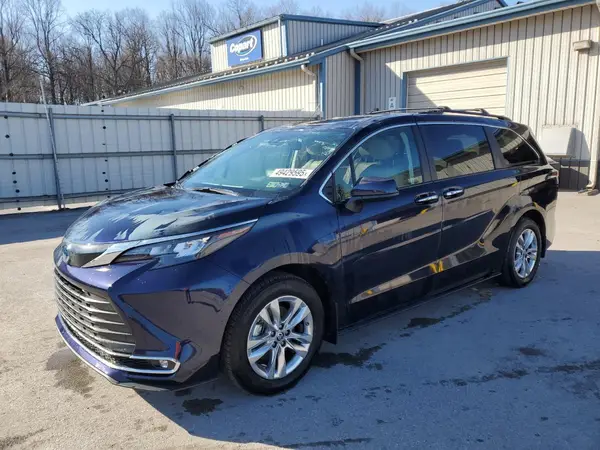 5TDJSKFC6RS109729 2024 TOYOTA SIENNA - Image 1
