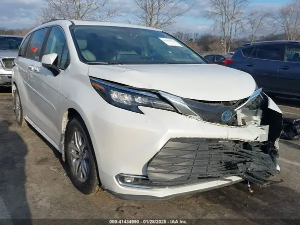 5TDJSKFC6RS119094 2024 TOYOTA SIENNA - Image 1