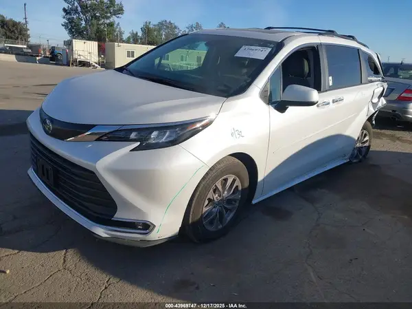 5TDJSKFC6RS149227 2024 TOYOTA SIENNA - Image 2