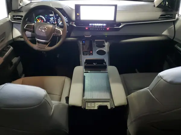 5TDJSKFC6SS172710 2025 TOYOTA SIENNA - Image 8