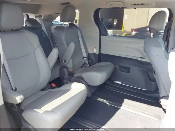5TDJSKFC7MS002245 2021 TOYOTA SIENNA - Image 8