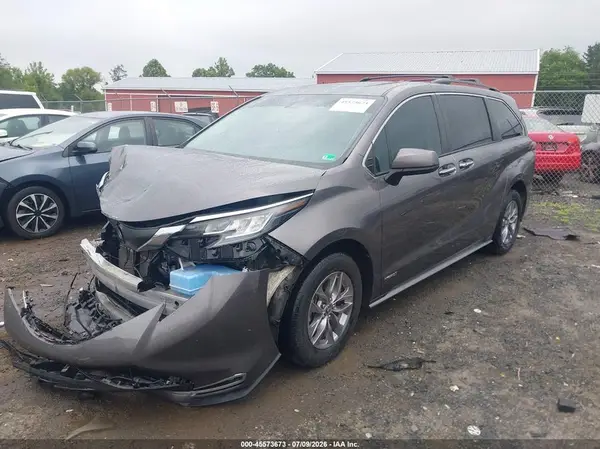 5TDJSKFC7MS023516 2021 TOYOTA SIENNA - Image 2