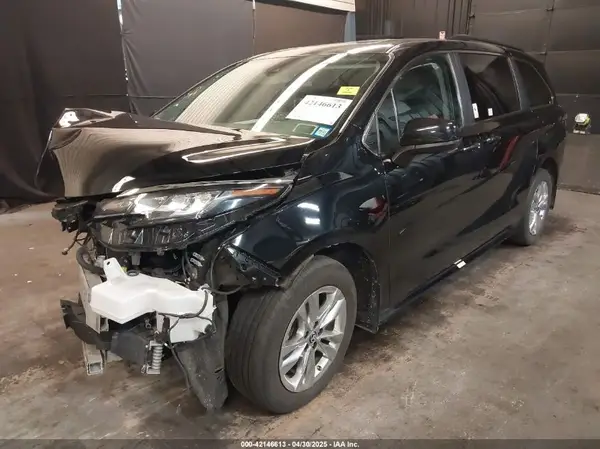 5TDJSKFC7PS094770 2023 TOYOTA SIENNA - Image 2