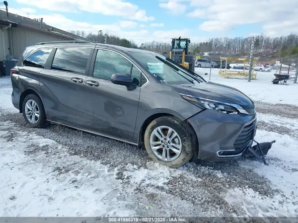5TDJSKFC7RS116348 2024 TOYOTA SIENNA - Image 1