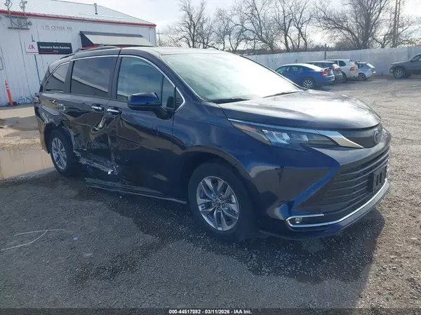 5TDJSKFC7RS142559 2024 TOYOTA SIENNA - Image 1