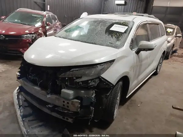 5TDJSKFC7RS148166 2024 TOYOTA SIENNA - Image 2