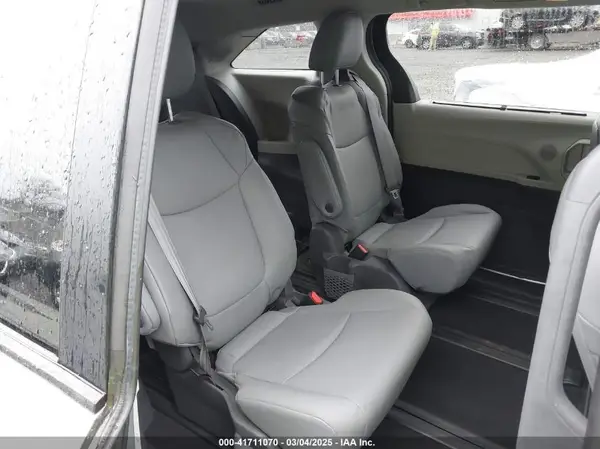 5TDJSKFC8MS037697 2021 TOYOTA SIENNA - Image 8