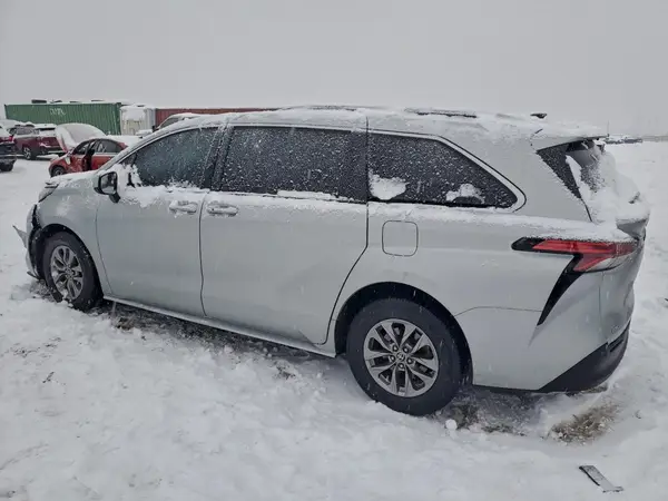 5TDJSKFC8NS059376 2022 TOYOTA SIENNA - Image 2