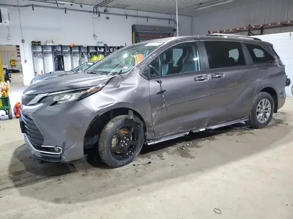5TDJSKFC8PS105498 2023 TOYOTA SIENNA - Image 1