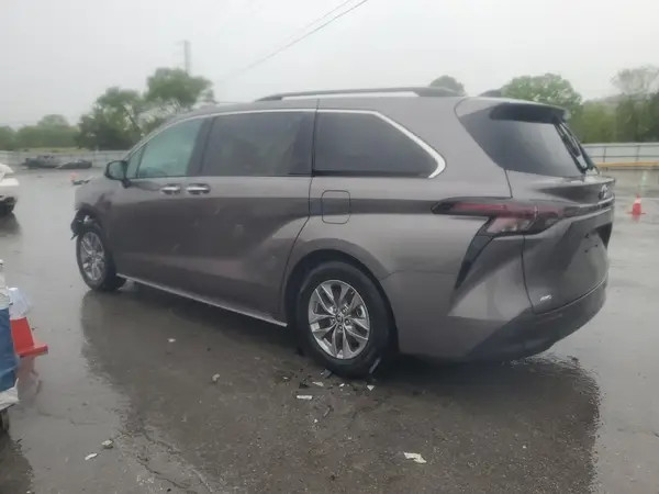 5TDJSKFC8RS126533 2024 TOYOTA SIENNA - Image 2