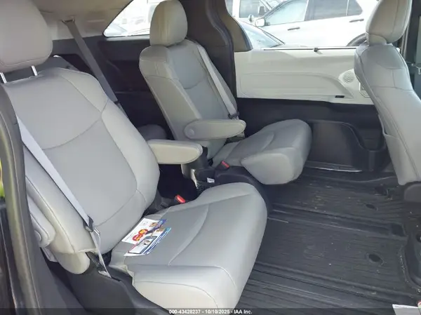 5TDJSKFC8SS180498 2025 TOYOTA SIENNA - Image 8