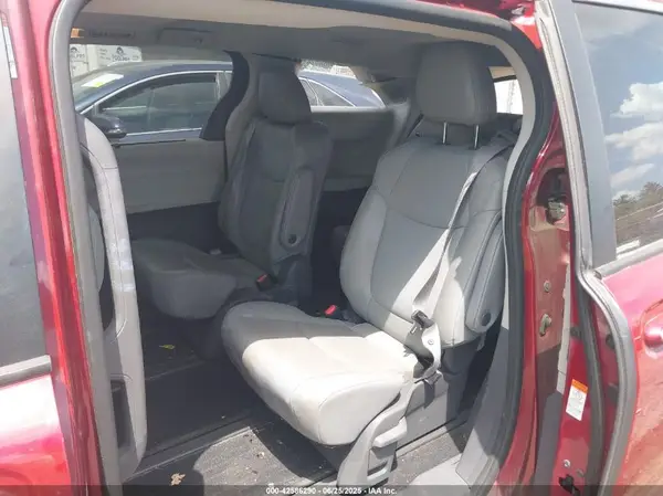 5TDJSKFC9MS004658 2021 TOYOTA SIENNA - Image 8