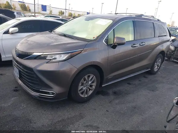 5TDJSKFC9MS012324 2021 TOYOTA SIENNA - Image 2