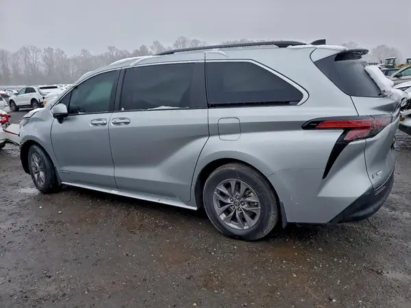 5TDJSKFC9MS020357 2021 TOYOTA SIENNA - Image 2
