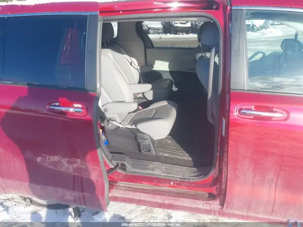 5TDJSKFC9NS048709 2022 TOYOTA SIENNA - Image 8