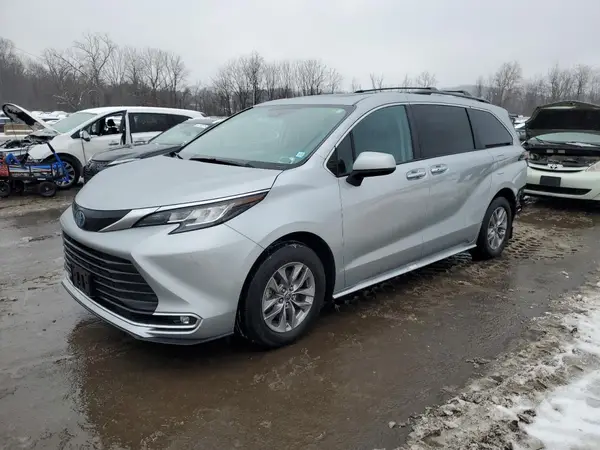 5TDJSKFC9NS052484 2022 TOYOTA SIENNA - Image 1