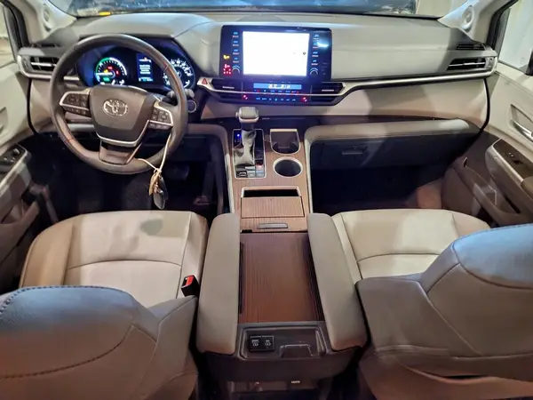 5TDJSKFC9PS100312 2023 TOYOTA SIENNA - Image 8