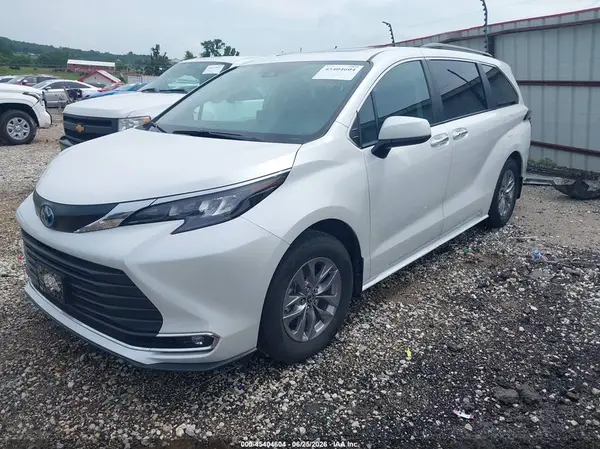 5TDJSKFC9RS136598 2024 TOYOTA SIENNA - Image 2