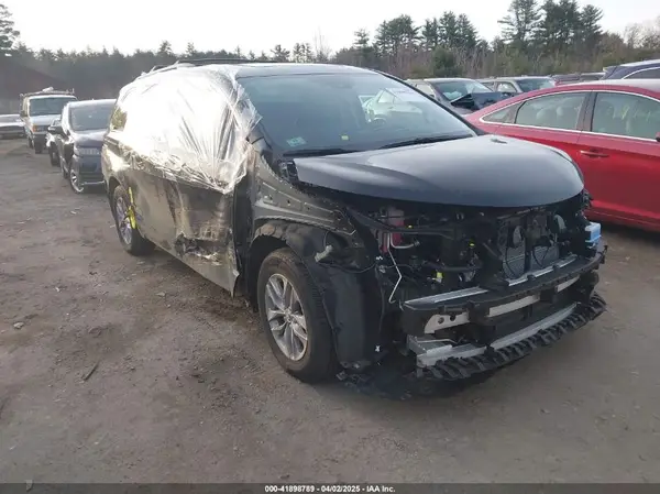 5TDJSKFC9RS152557 2024 TOYOTA SIENNA - Image 1