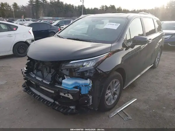 5TDJSKFC9RS152557 2024 TOYOTA SIENNA - Image 2