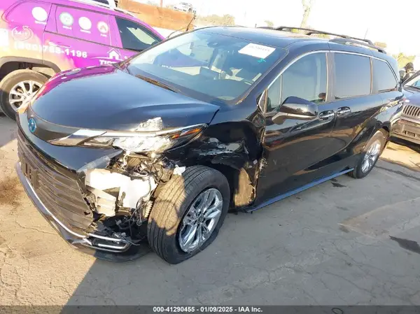 5TDJSKFC9RS152848 2024 TOYOTA SIENNA - Image 2