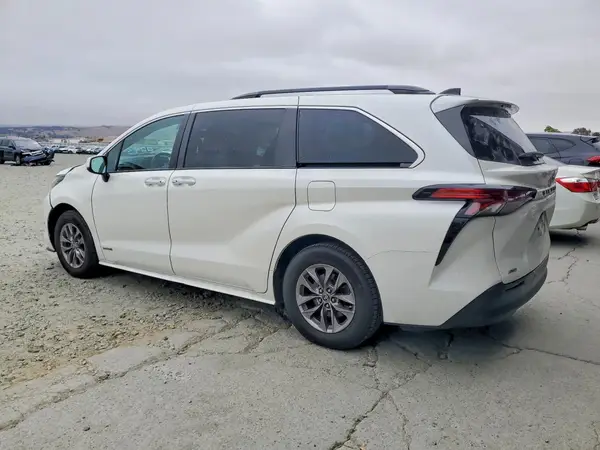 5TDJSKFCXMS005799 2021 TOYOTA SIENNA - Image 2
