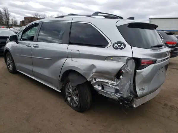 5TDJSKFCXMS029634 2021 TOYOTA SIENNA - Image 2