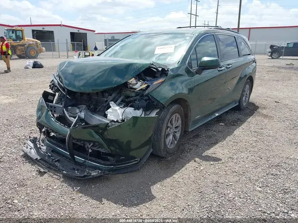 5TDJSKFCXMS036356 2021 TOYOTA SIENNA - Image 2