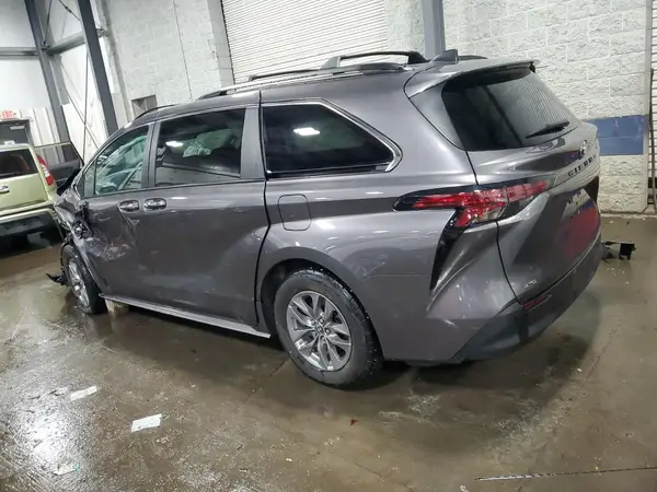 5TDJSKFCXNS073599 2022 TOYOTA SIENNA - Image 2