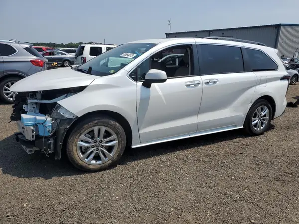 5TDJSKFCXRS150185 2024 TOYOTA SIENNA - Image 1