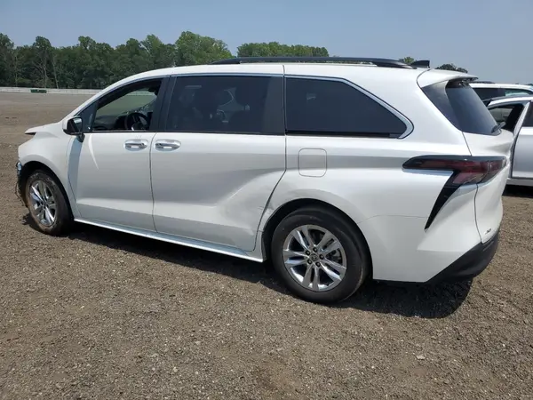 5TDJSKFCXRS150185 2024 TOYOTA SIENNA - Image 2