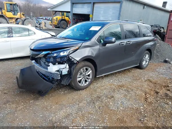 5TDJSKFCXSS224713 2025 TOYOTA SIENNA - Image 2