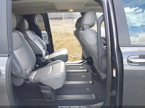 5TDJSKFCXSS224713 2025 TOYOTA SIENNA - Image 8