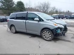 5TDJZ3DC0HS149744 2017 TOYOTA SIENNA