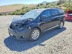 5TDJZ3DC0HS151817 2017 TOYOTA SIENNA