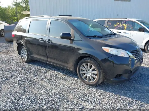 5TDJZ3DC0HS167239 2017 TOYOTA SIENNA - Image 1