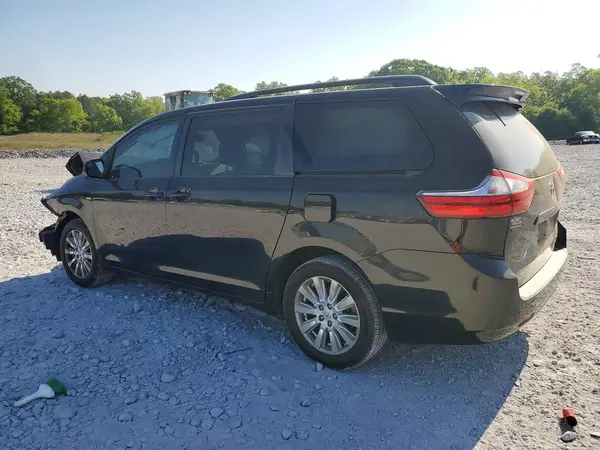 5TDJZ3DC0HS185093 2017 TOYOTA SIENNA - Image 2