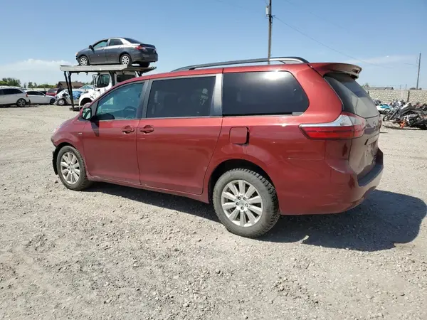 5TDJZ3DC0HS187328 2017 TOYOTA SIENNA - Image 2