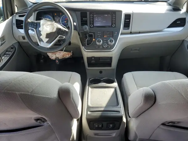 5TDJZ3DC0JS209656 2018 TOYOTA SIENNA - Image 8